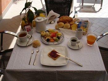 Minihotel Iris Bed & Breakfast 3*