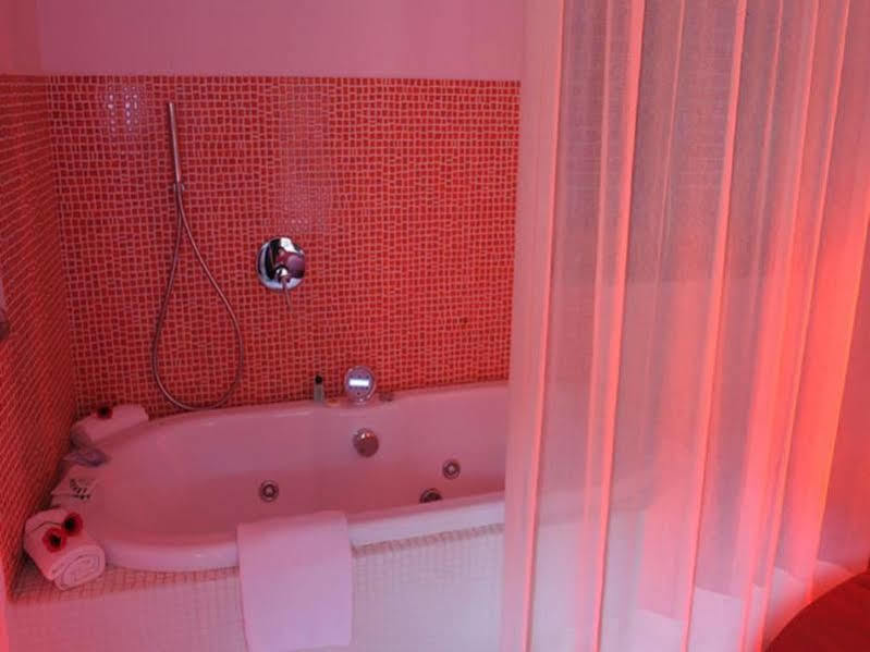 Minihotel Iris Bed & Breakfast 3*